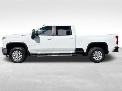 Summit White 2022 Chevrolet Silverado 2500 LT