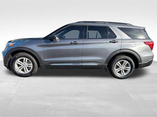 Carbonized Gray Metallic 2024 Ford Explorer XLT