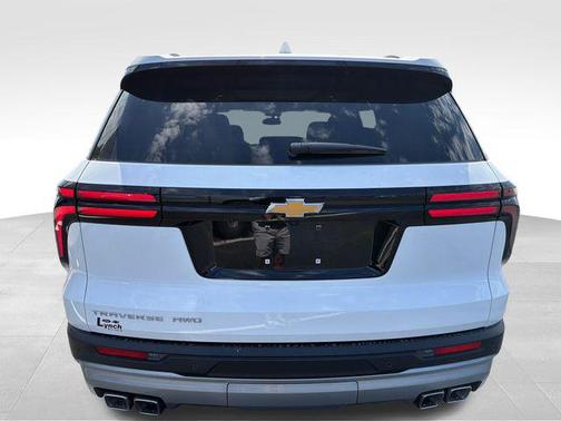 Summit White 2026 Chevrolet Traverse LT