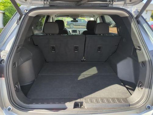Sterling Gray Metallic 2024 Chevrolet Equinox 1LT