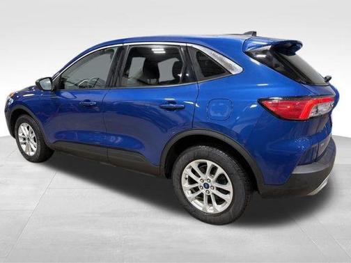 Atlas Blue Metallic 2022 Ford Escape SE