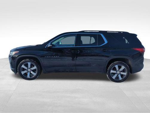 Mosaic Black Metallic 2021 Chevrolet Traverse LT Leather
