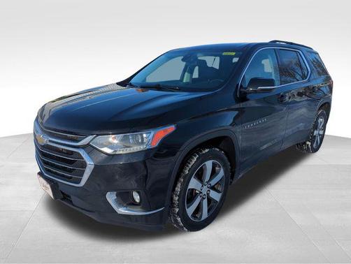 Mosaic Black Metallic 2021 Chevrolet Traverse LT Leather