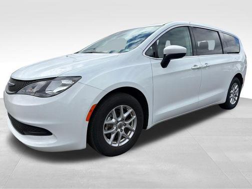 Bright White Clearcoat 2023 Chrysler Voyager LX