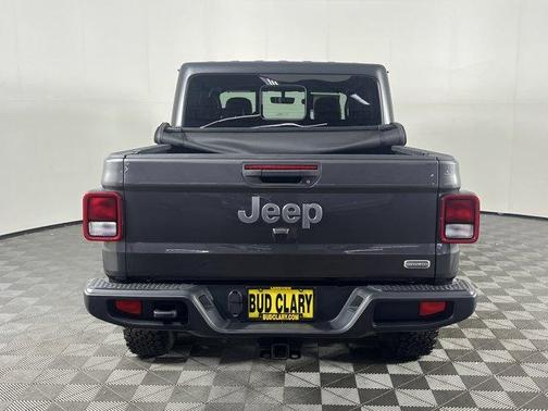 2022 Jeep Gladiator Overland