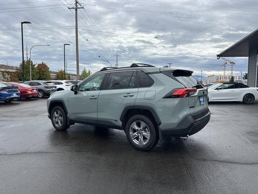 2023 Toyota RAV4 Hybrid XLE