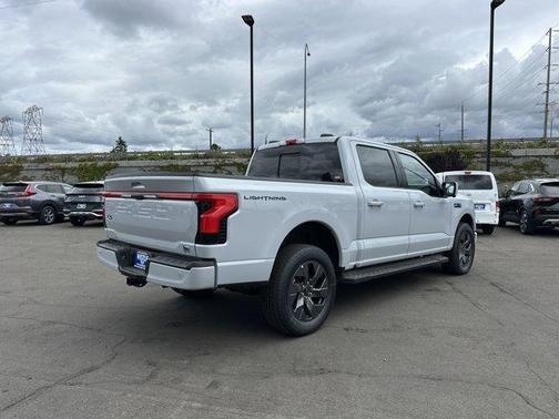 2025 Ford F-150 Lightning LARIAT
