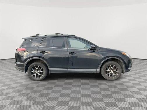 2017 Toyota RAV4 SE