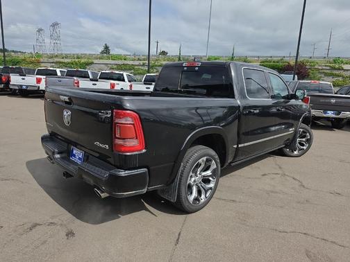 Diamond Black 2022 RAM 1500 Limited