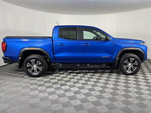 2023 GMC Canyon AT4