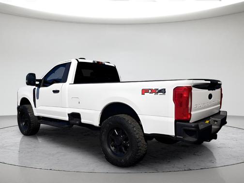 Oxford White 2023 Ford F-350 XL