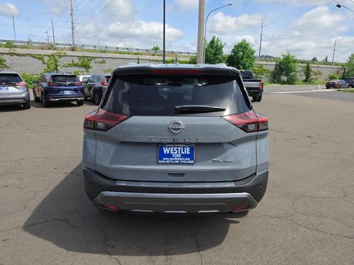 Boulder Gray Pearl 2023 Nissan Rogue SL