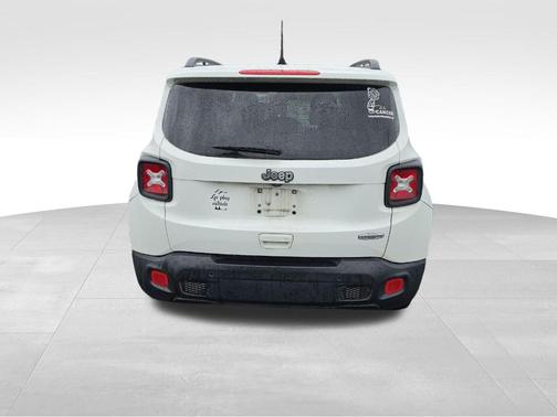 Alpine White 2018 Jeep Renegade Latitude