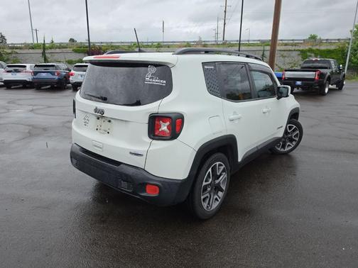 Alpine White 2018 Jeep Renegade Latitude
