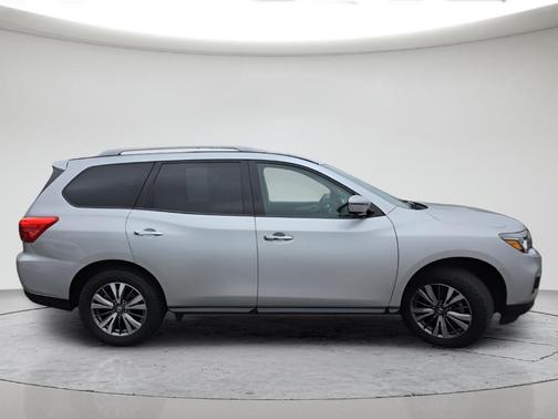 Brilliant Silver Metallic 2020 Nissan Pathfinder SL