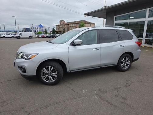 Brilliant Silver Metallic 2020 Nissan Pathfinder SL