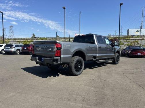 2025 Ford F-350 Lariat Super Duty