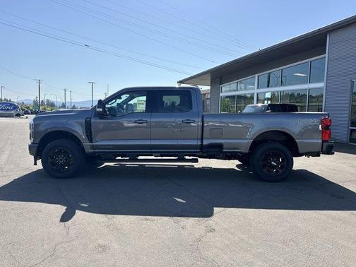 2025 Ford F-350 Lariat Super Duty