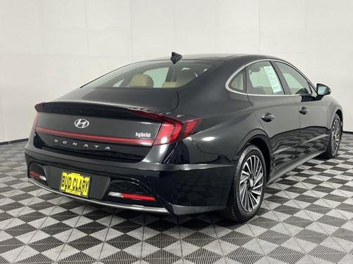 2023 Hyundai SONATA Hybrid Limited