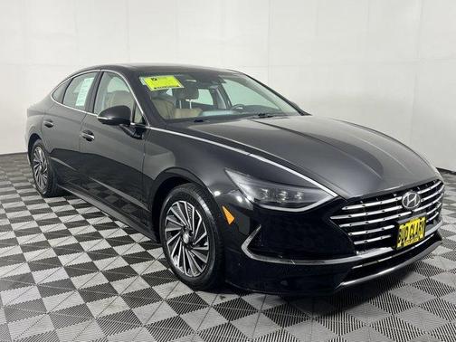 2023 Hyundai SONATA Hybrid Limited