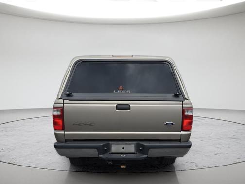 Beige 2004 Ford Ranger XLT