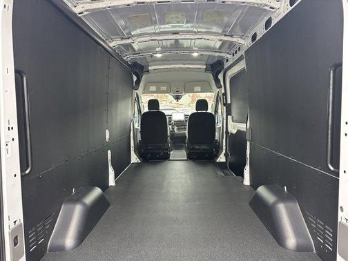 2025 Ford Transit-250 148 WB Medium Roof Cargo