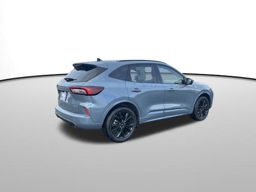 2025 Ford Escape ST-Line Elite