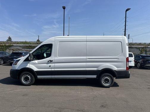 2025 Ford Transit-250 148 WB Medium Roof Cargo
