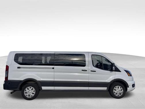 2026 Ford Transit-250 148 WB Medium Roof Cargo