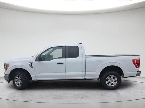 Oxford White 2022 Ford F-150 XLT