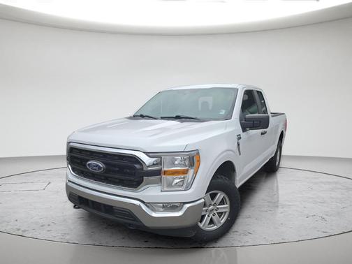 Oxford White 2022 Ford F-150 XLT