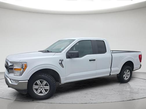 Oxford White 2022 Ford F-150 XLT