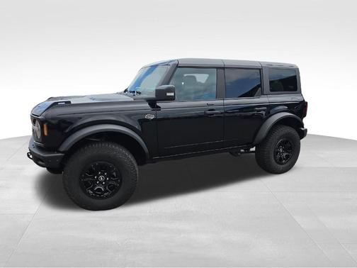 Shadow Black 2023 Ford Bronco Wildtrak