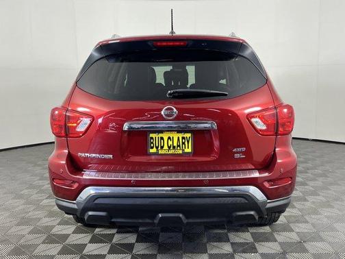 2018 Nissan Pathfinder SL