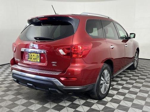 2018 Nissan Pathfinder SL