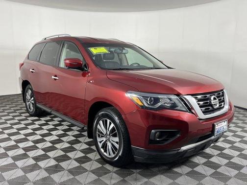 2018 Nissan Pathfinder SL