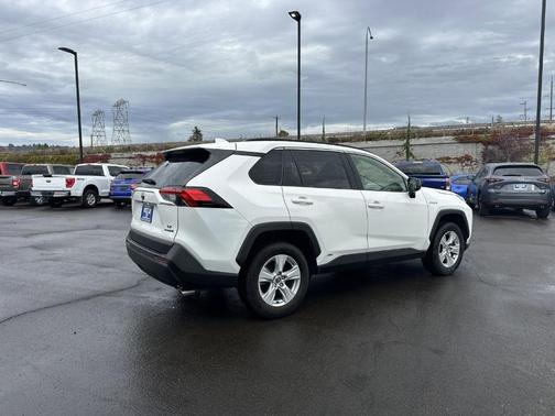 2020 Toyota RAV4 Hybrid LE