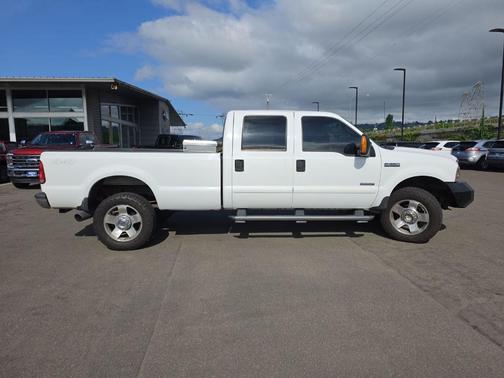White 2006 Ford F-350 XL