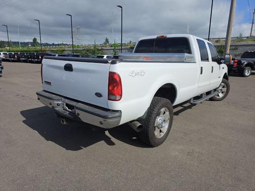 White 2006 Ford F-350 XL