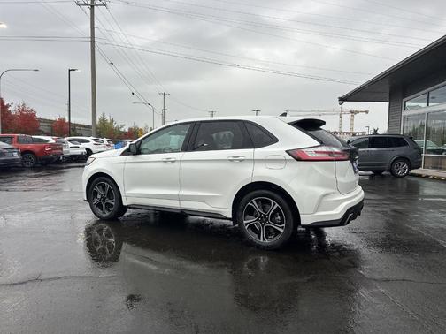 2022 Ford Edge ST