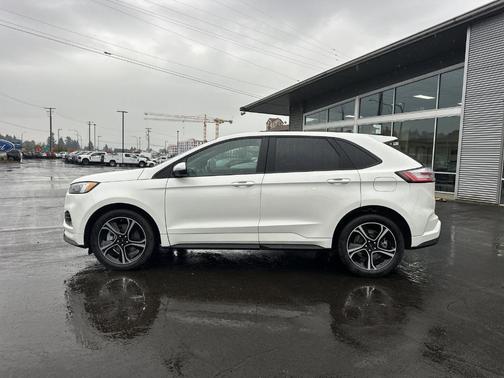2022 Ford Edge ST