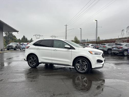 2022 Ford Edge ST