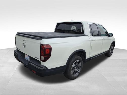 White Diamond Pearl 2017 Honda Ridgeline RTL