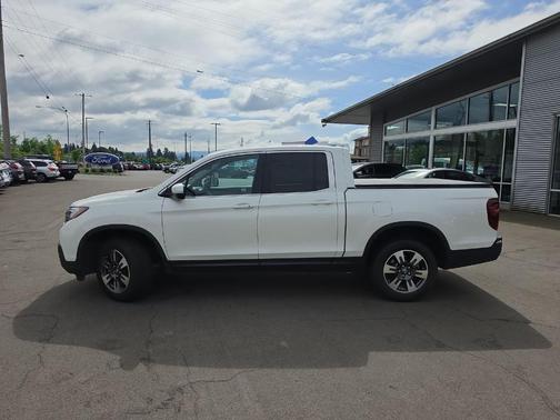 White Diamond Pearl 2017 Honda Ridgeline RTL