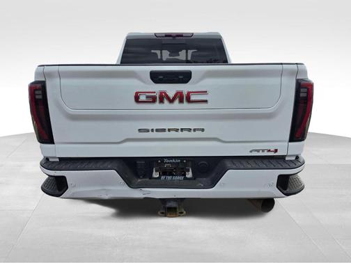 Summit White 2024 GMC Sierra 2500 AT4