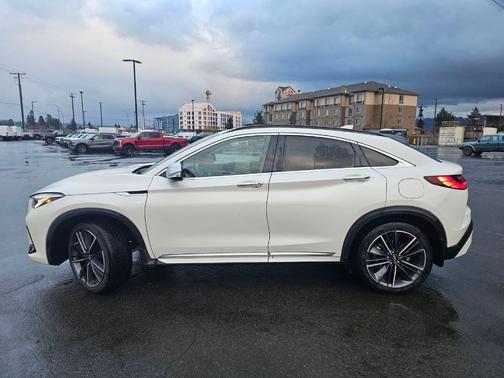 Majestic White 2022 INFINITI QX55 SENSORY