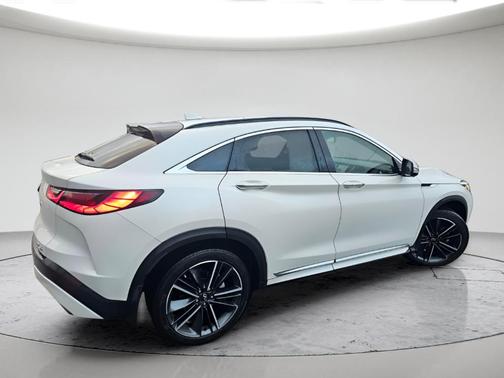 Majestic White 2022 INFINITI QX55 SENSORY