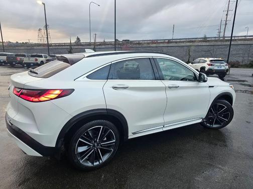 Majestic White 2022 INFINITI QX55 SENSORY
