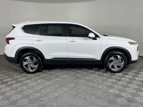 2022 Hyundai SANTA FE SE