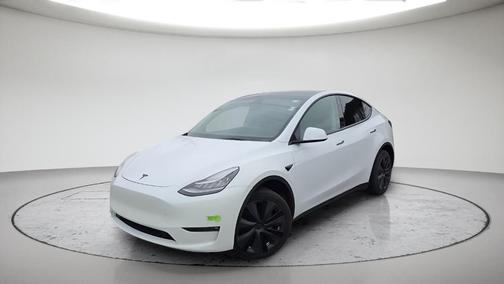 Pearl White Multi 2023 Tesla Model Y Long Range